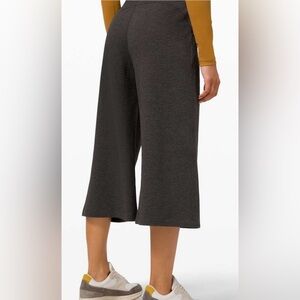 NWT Lululemon Can You Feel The Pleat Crop Heathered  Black sz 6